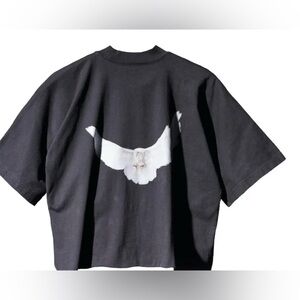 Yeezy Gap Dove by Balenciaga No Seam Tee Black. Size M. NWOT. AUTHENTIC